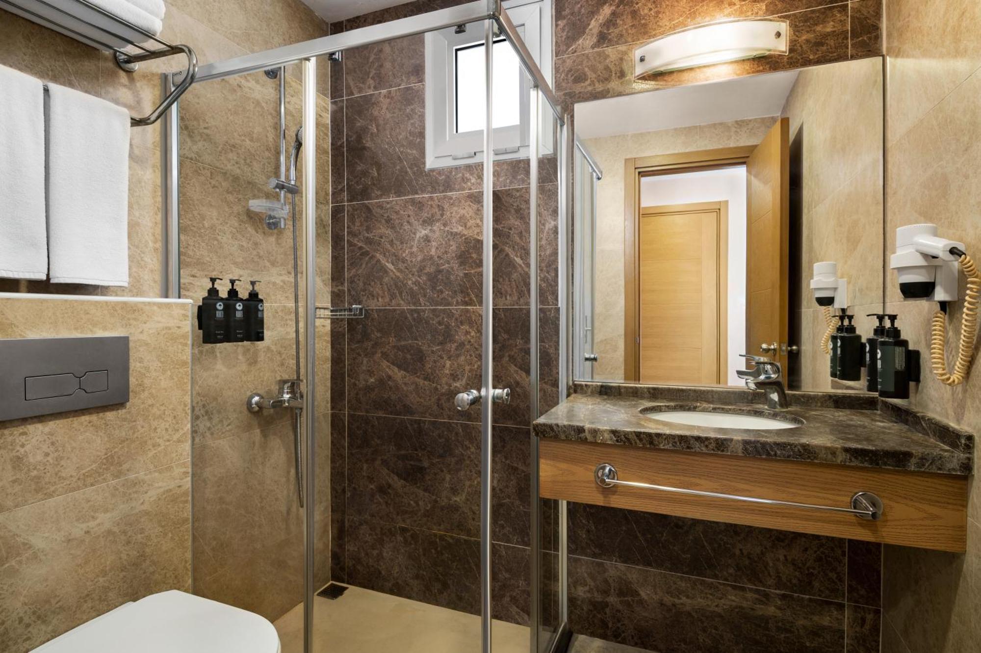 La Quinta By Wyndham Cesme Hotel İzmir Luaran gambar